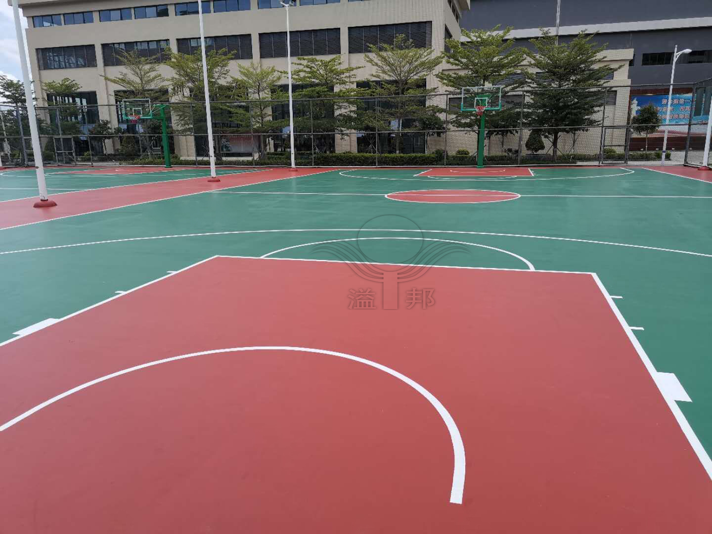 學校籃球場 學校籃球場